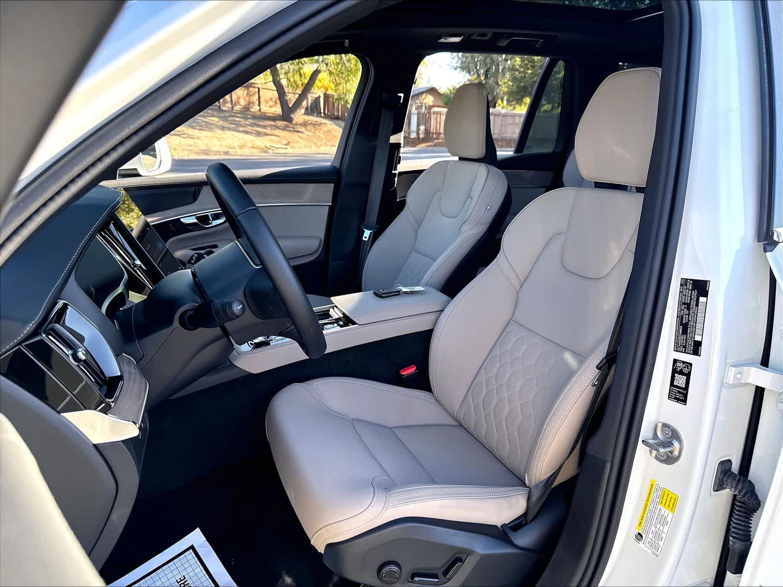 Used 2026 Volvo XC90 T8 Plus w/ Protection Package Premier AWD/4WD image 28