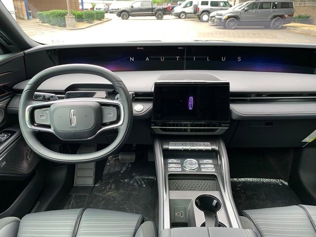 New 2025 Lincoln Nautilus Reserve image 21