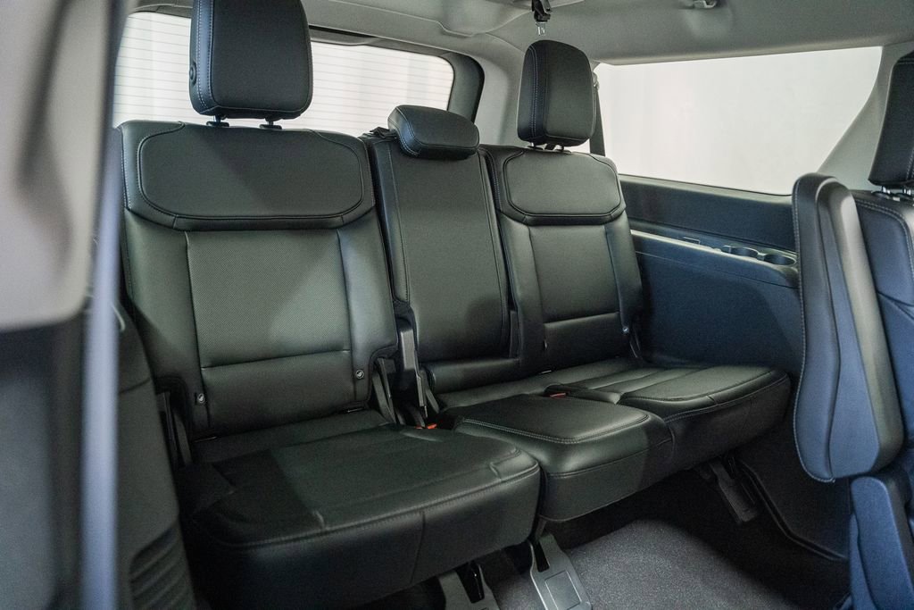 Used 2025 Ford Expedition Max Platinum w/ Driver's Package image 40