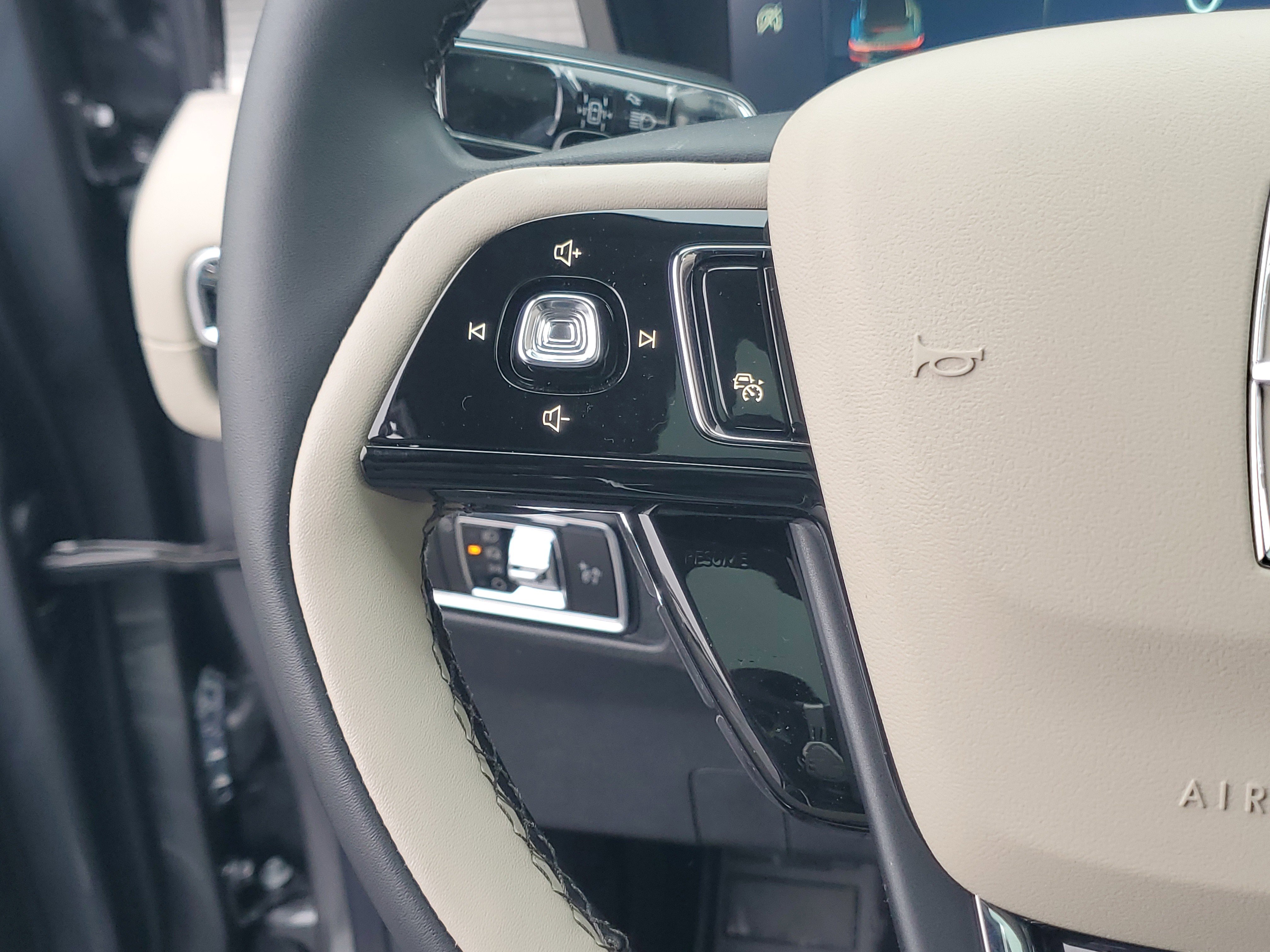 New 2026 Lincoln Corsair Premiere AWD/4WD image 17