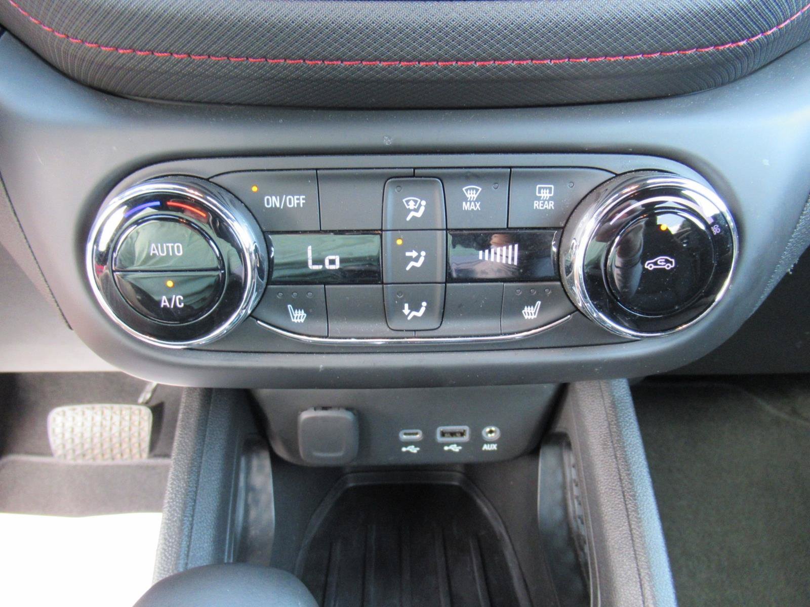 Used 2023 Chevrolet TrailBlazer RS w/ Sun and Liftgate Package FWD image 27