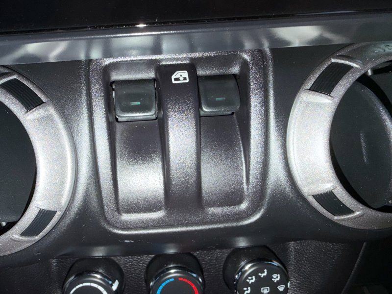 Used 2015 Jeep Wrangler Sport w/ Quick Order Package 24S image 17