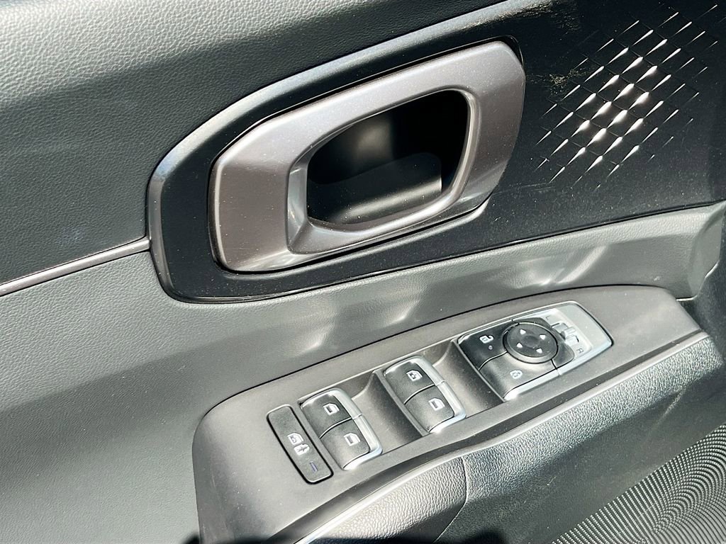 Certified 2025 Kia Sorento S image 12
