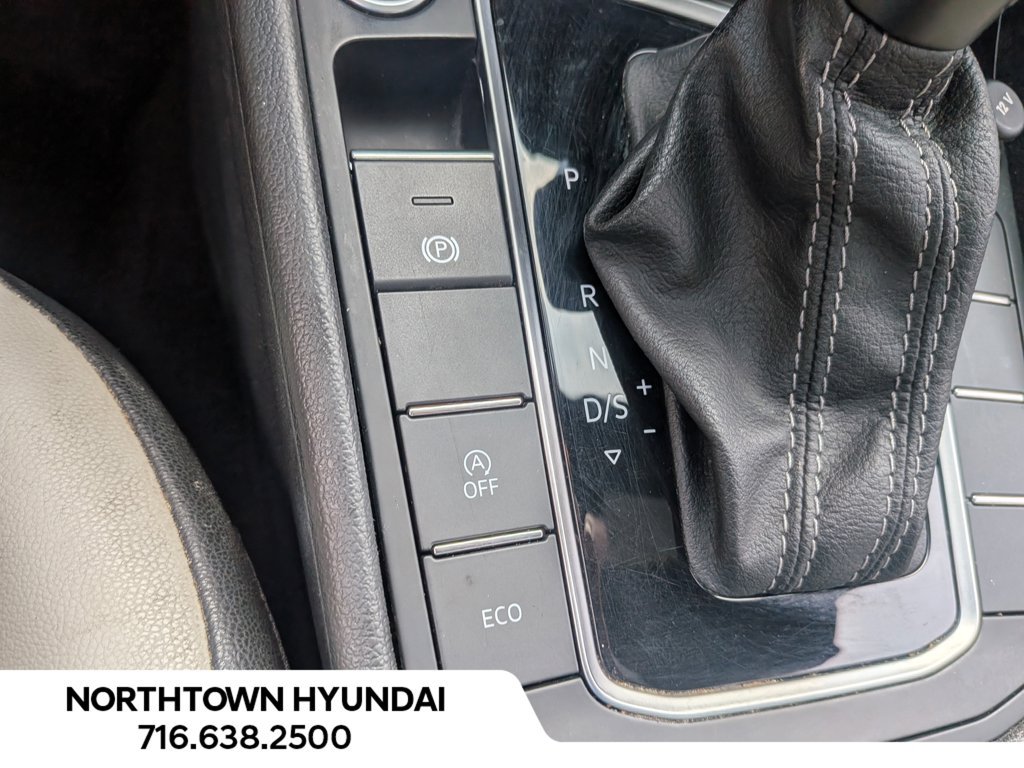 Used 2020 Volkswagen Jetta R-Line FWD image 16
