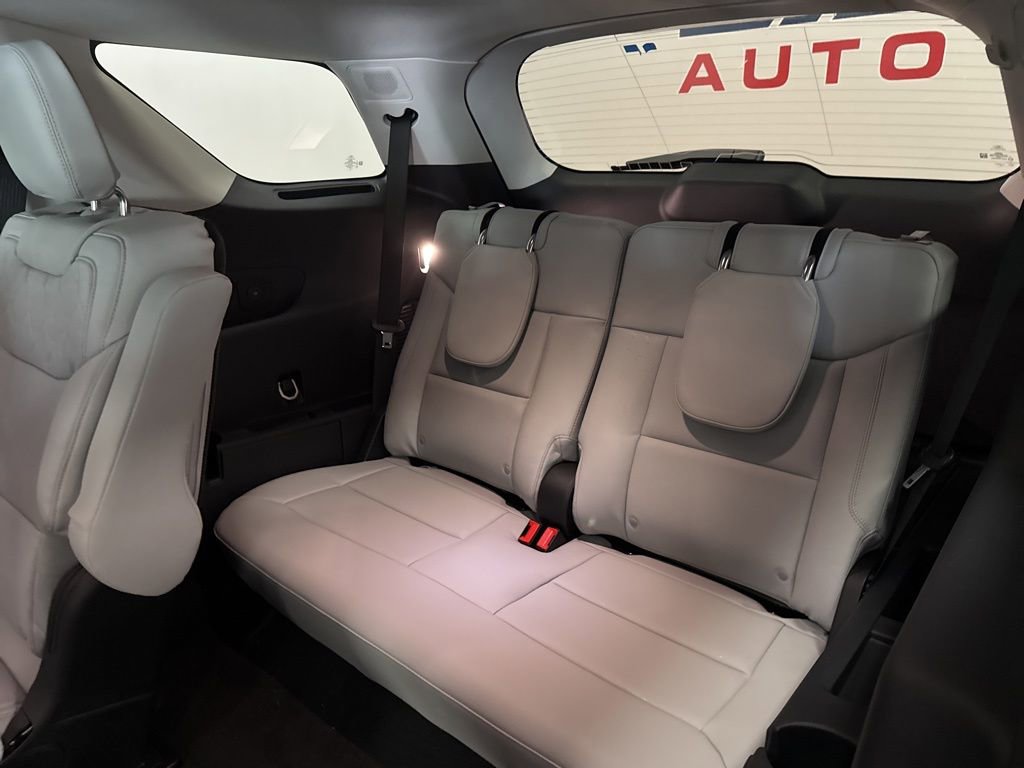 New 2026 Ford Explorer Platinum image 28