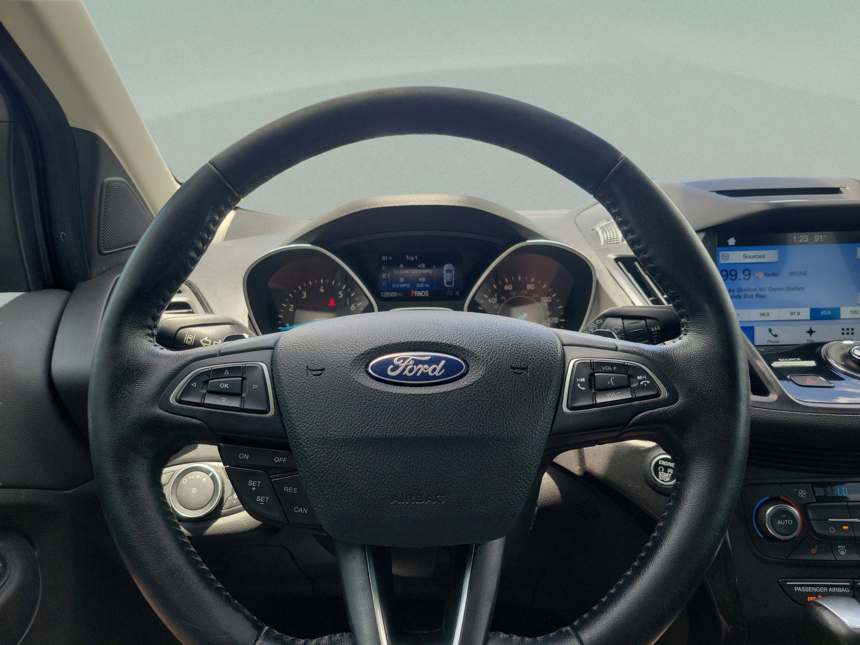 Used 2017 Ford Escape Titanium w/ Equipment Group 301A AWD/4WD image 20