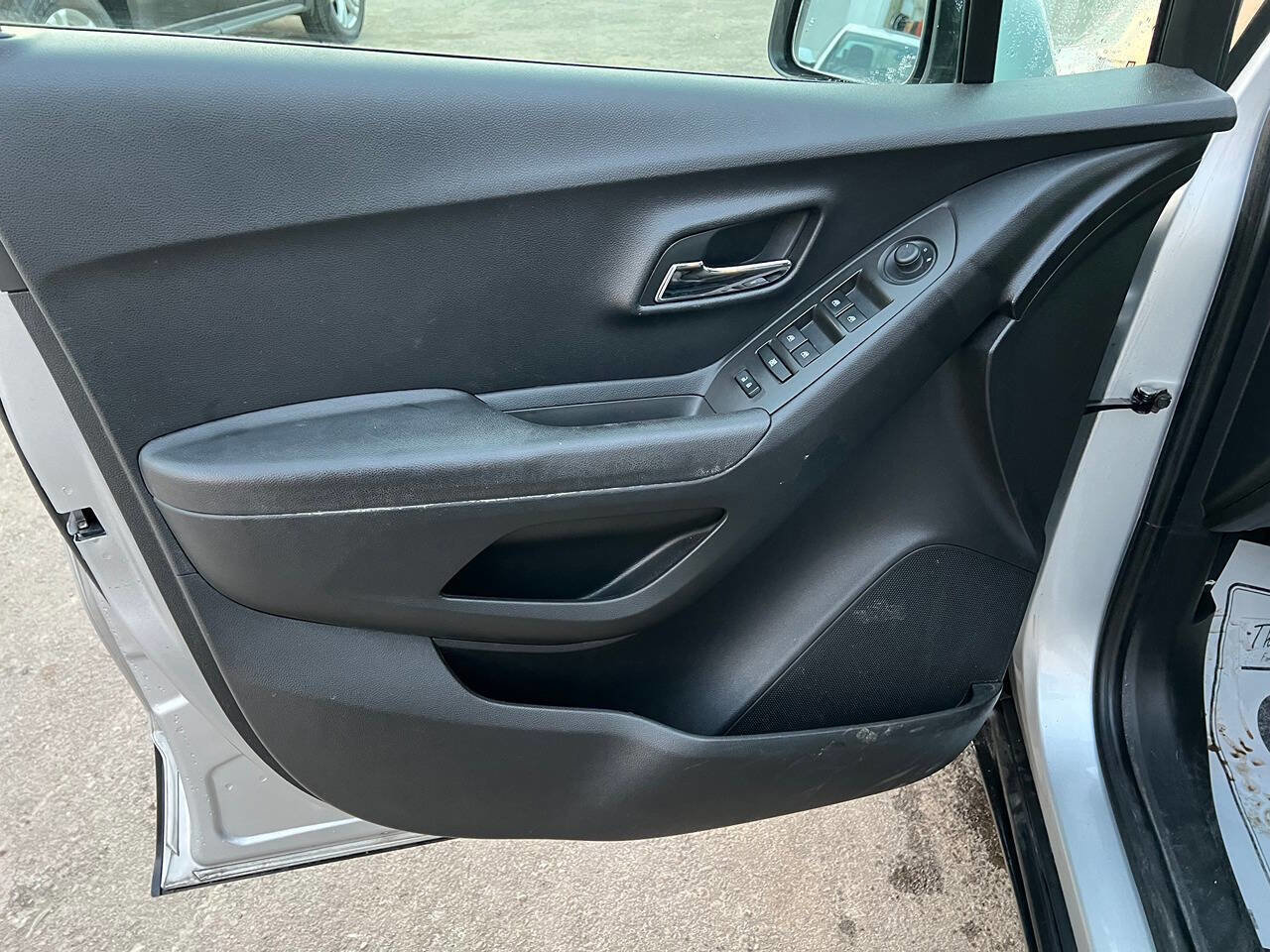 Used 2015 Chevrolet Trax LT image 17