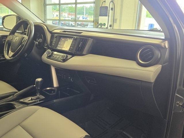 Used 2016 Toyota RAV4 Limited AWD/4WD image 5