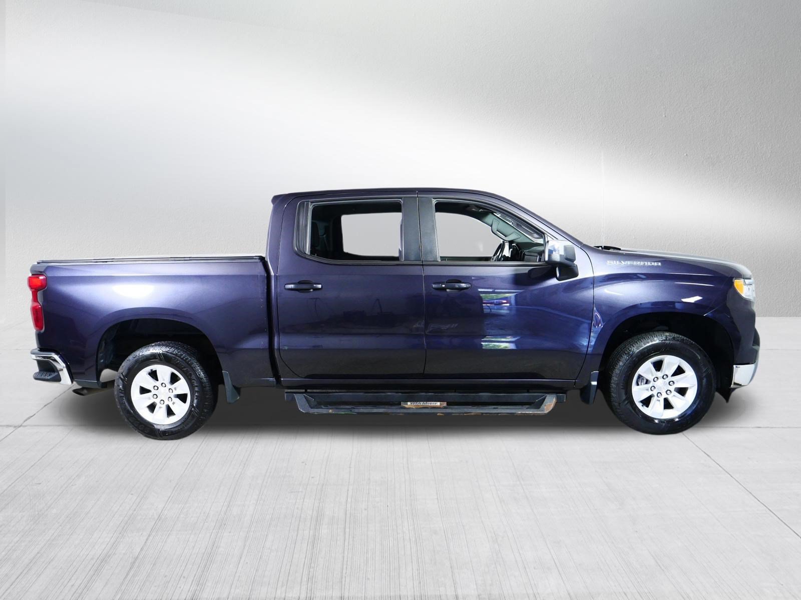 Used 2022 Chevrolet Silverado 1500 LT AWD/4WD image 8