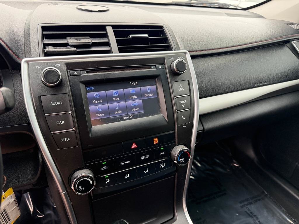 Used 2017 Toyota Camry SE FWD image 38