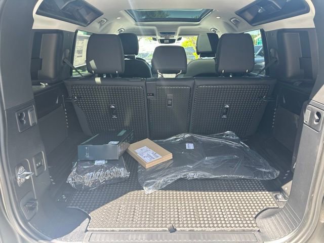 New 2025 Land Rover Defender 110 S image 32