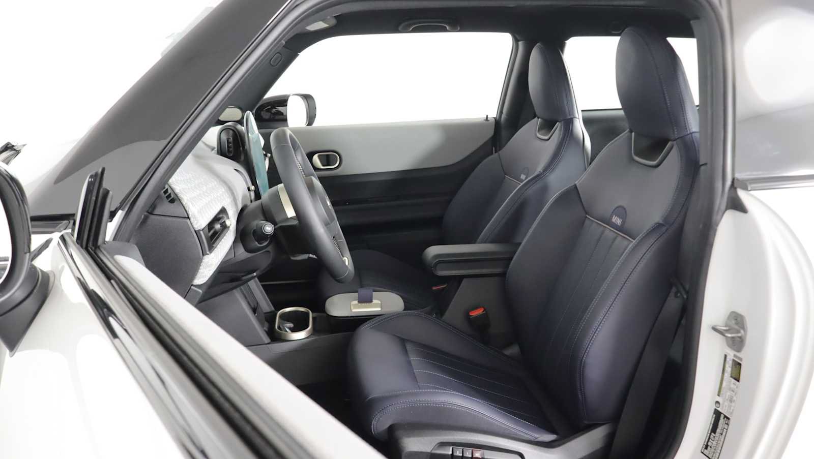 Used 2025 MINI Cooper S FWD image 11