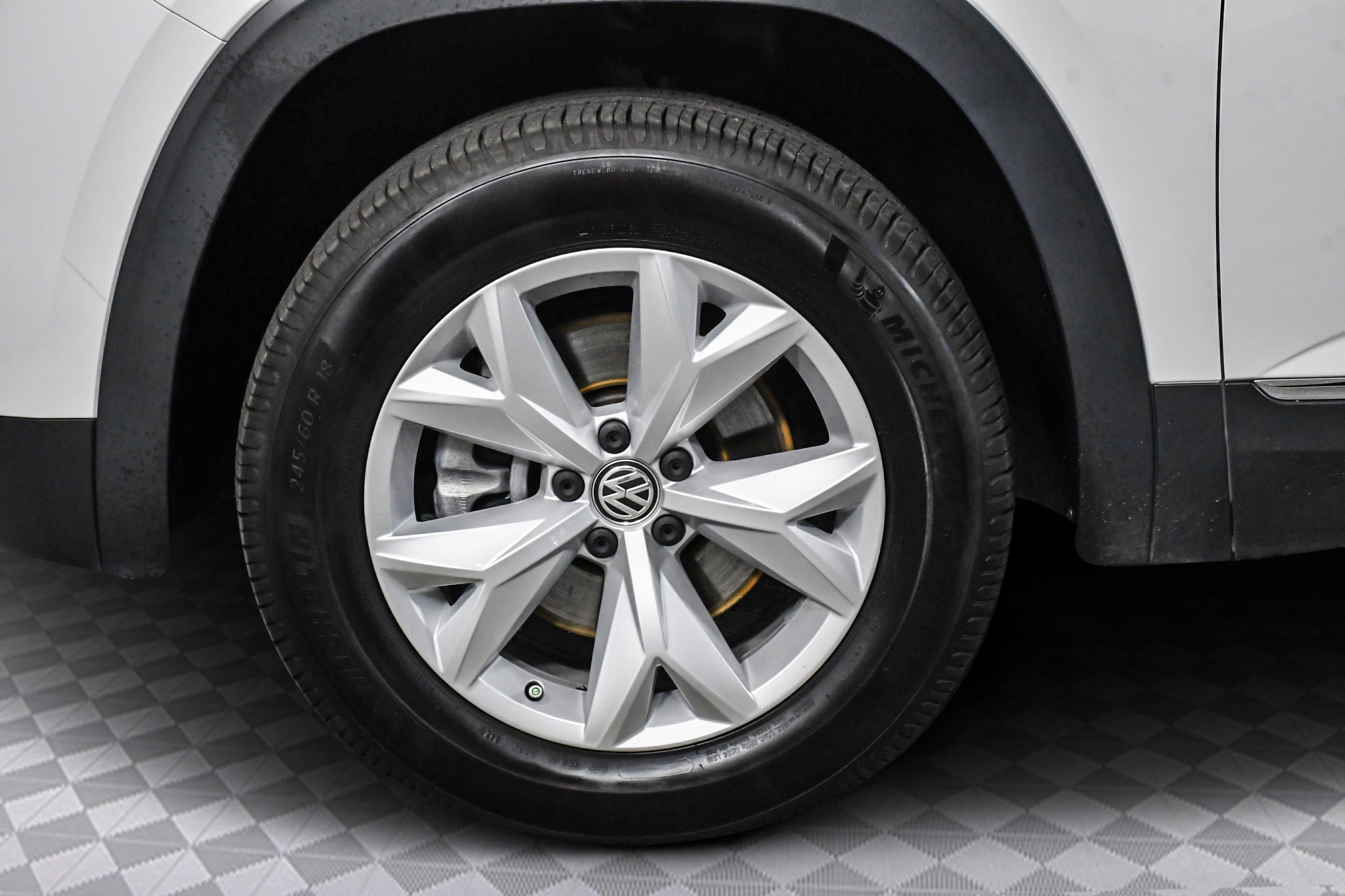 Used 2023 Volkswagen Atlas Cross Sport SEL image 34