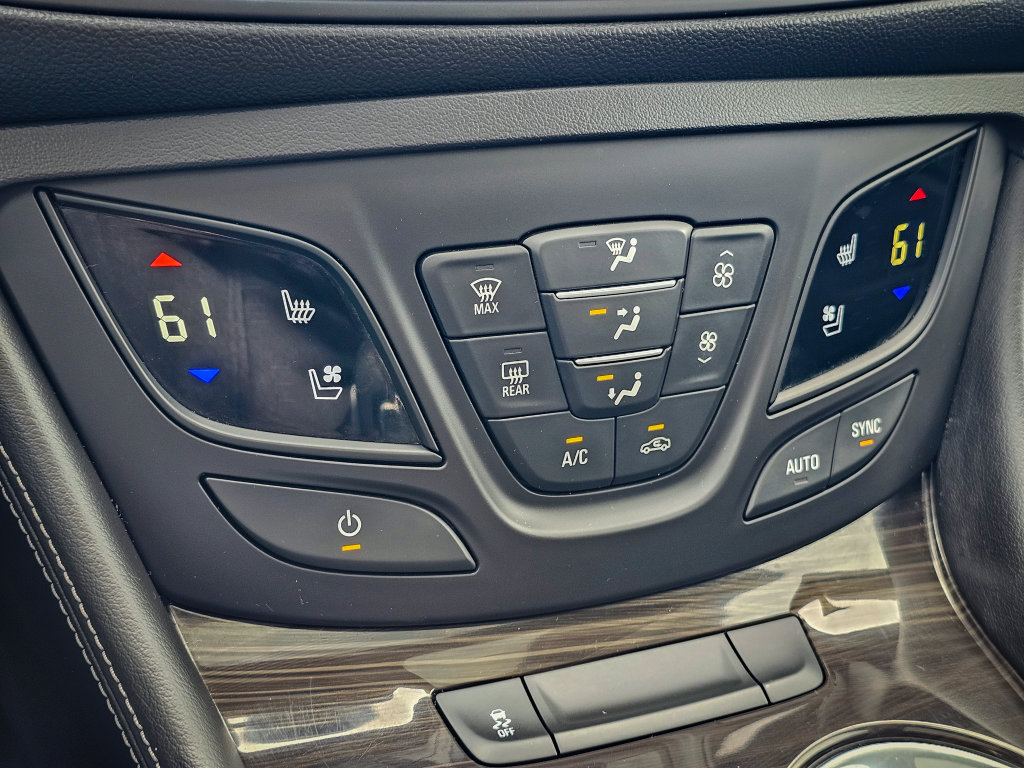 Used 2019 Buick Envision Premium w/ Driver Confidence Package AWD/4WD image 31
