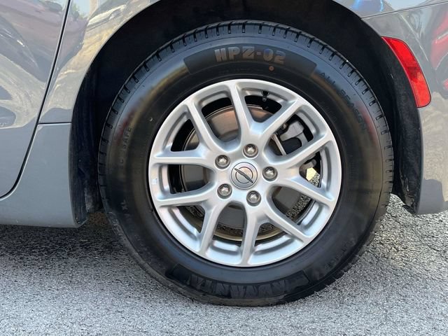 Used 2025 Chrysler Pacifica Select FWD image 11
