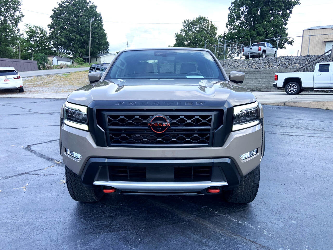 Used 2023 Nissan Frontier PRO-4X image 2