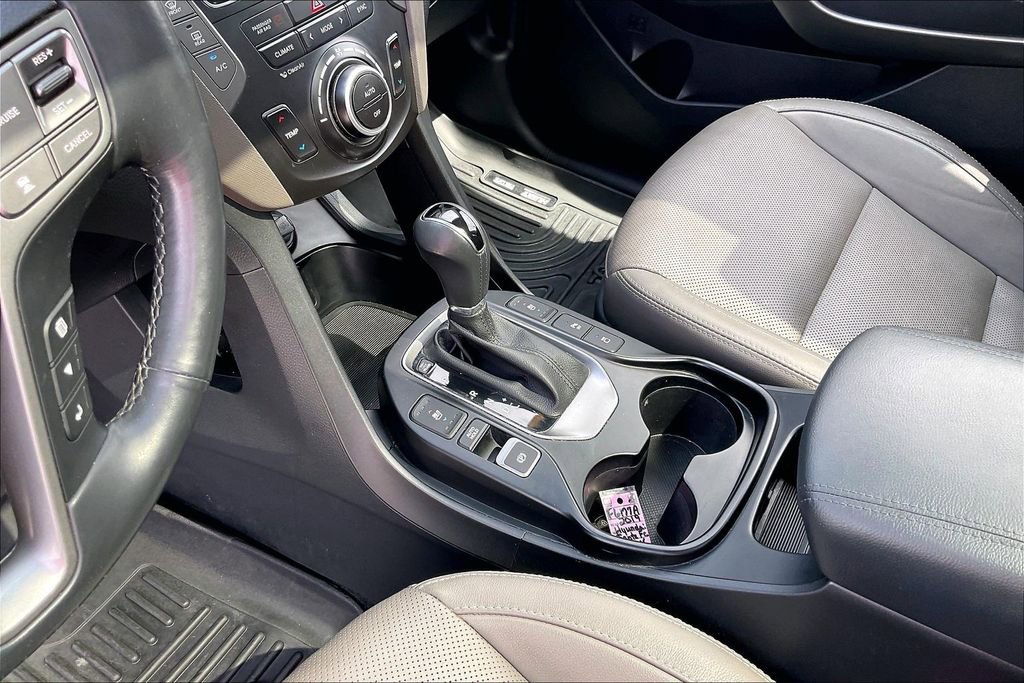 Used 2019 Hyundai Santa Fe XL image 16