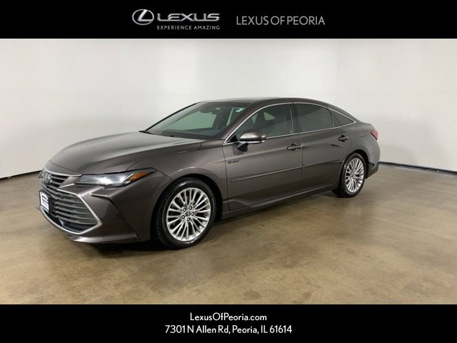 Used 2019 Toyota Avalon Limited image 1