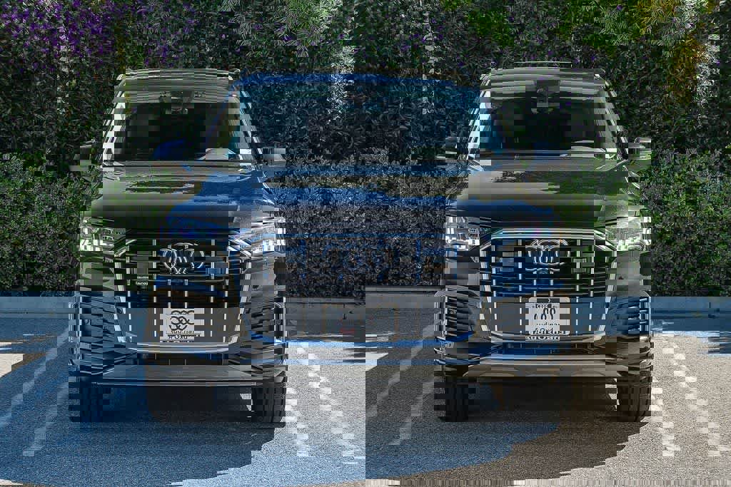 Used 2024 Audi Q7 Premium Plus image 2