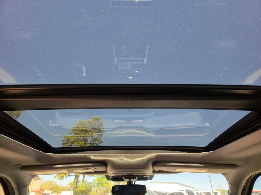 Used 2023 Ford F250 Lariat w/ Black Appearance Package image 17