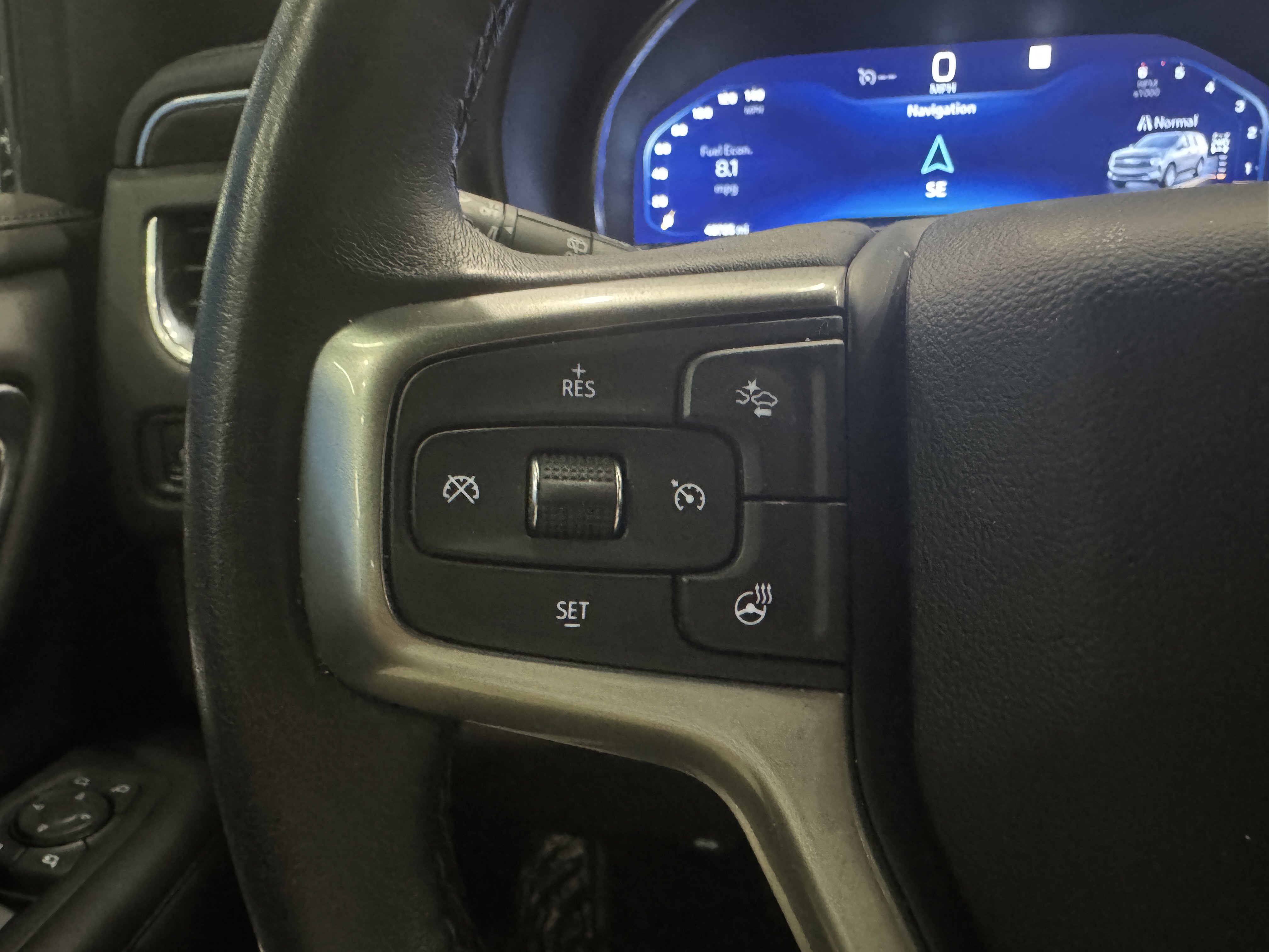 Used 2022 Chevrolet Suburban Z71 w/ Z71 Off-Road Package image 18