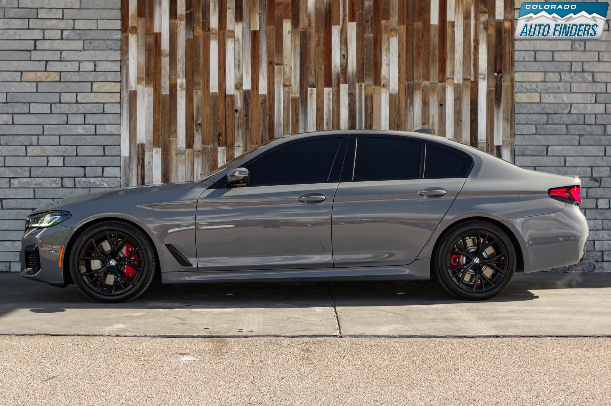 Used 2021 BMW M550i xDrive w/ Premium Package image 3