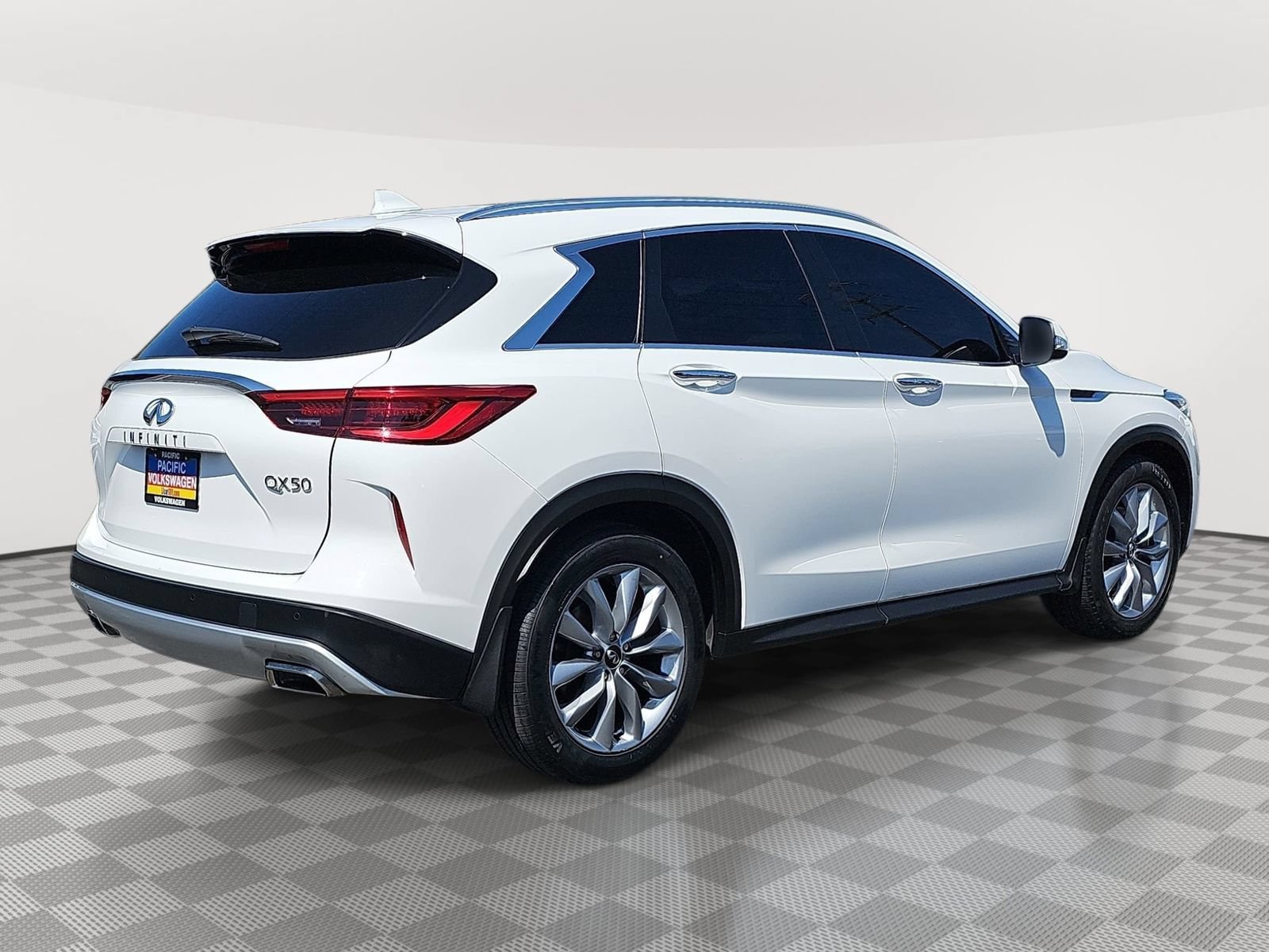 Used 2021 INFINITI QX50 Luxe FWD image 5