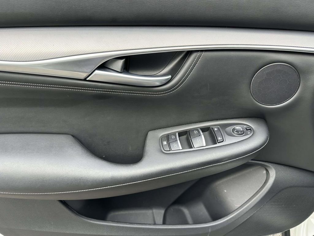 Used 2022 INFINITI QX55 Luxe w/ Cargo Package image 15