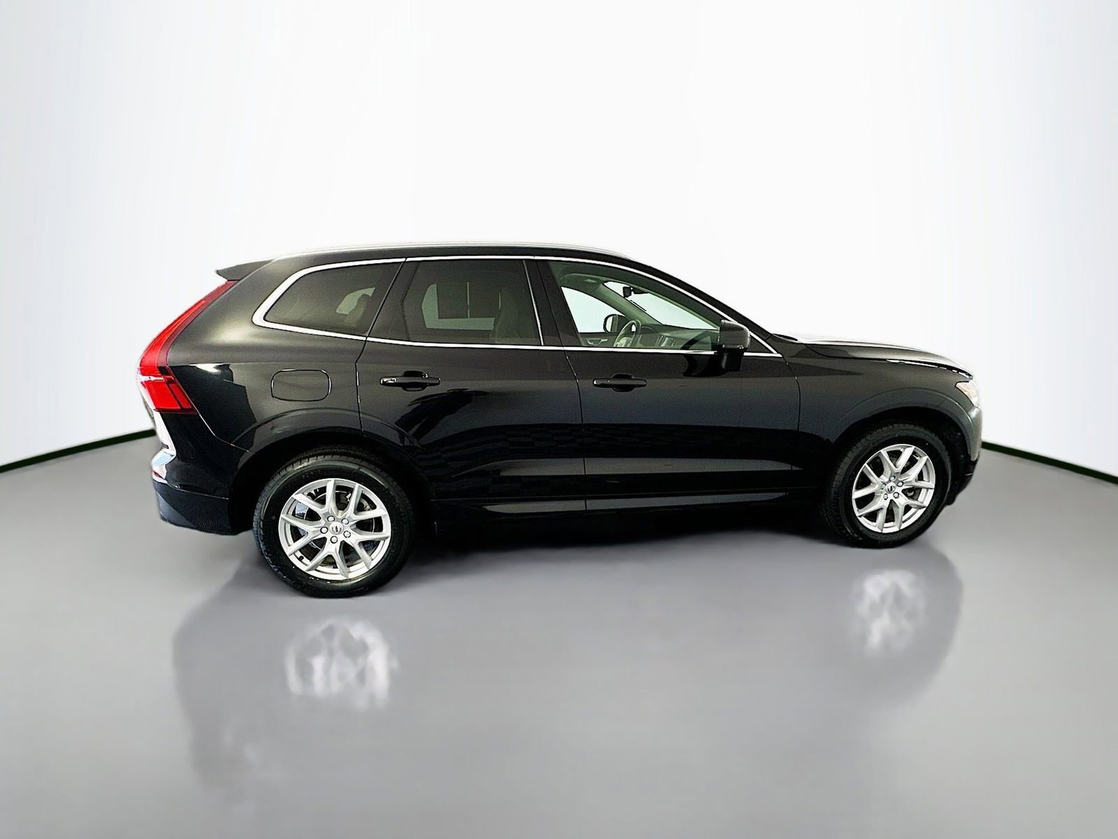 Used 2020 Volvo XC60 T5 Momentum FWD image 8