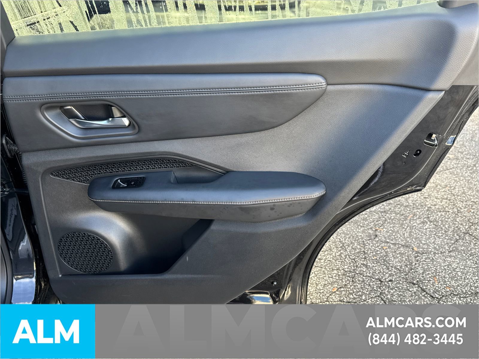 Used 2023 Nissan Ariya AWD image 18