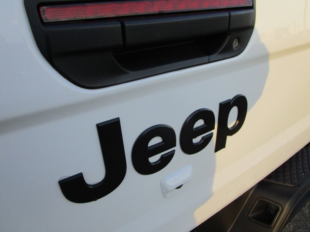 Used 2024 Jeep Gladiator Willys image 20