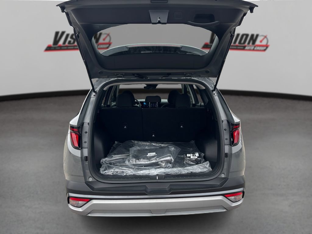 Certified 2025 Hyundai Tucson SE image 11