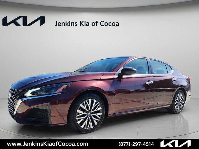 Used 2025 Nissan Altima 2.5 SV FWD image 9