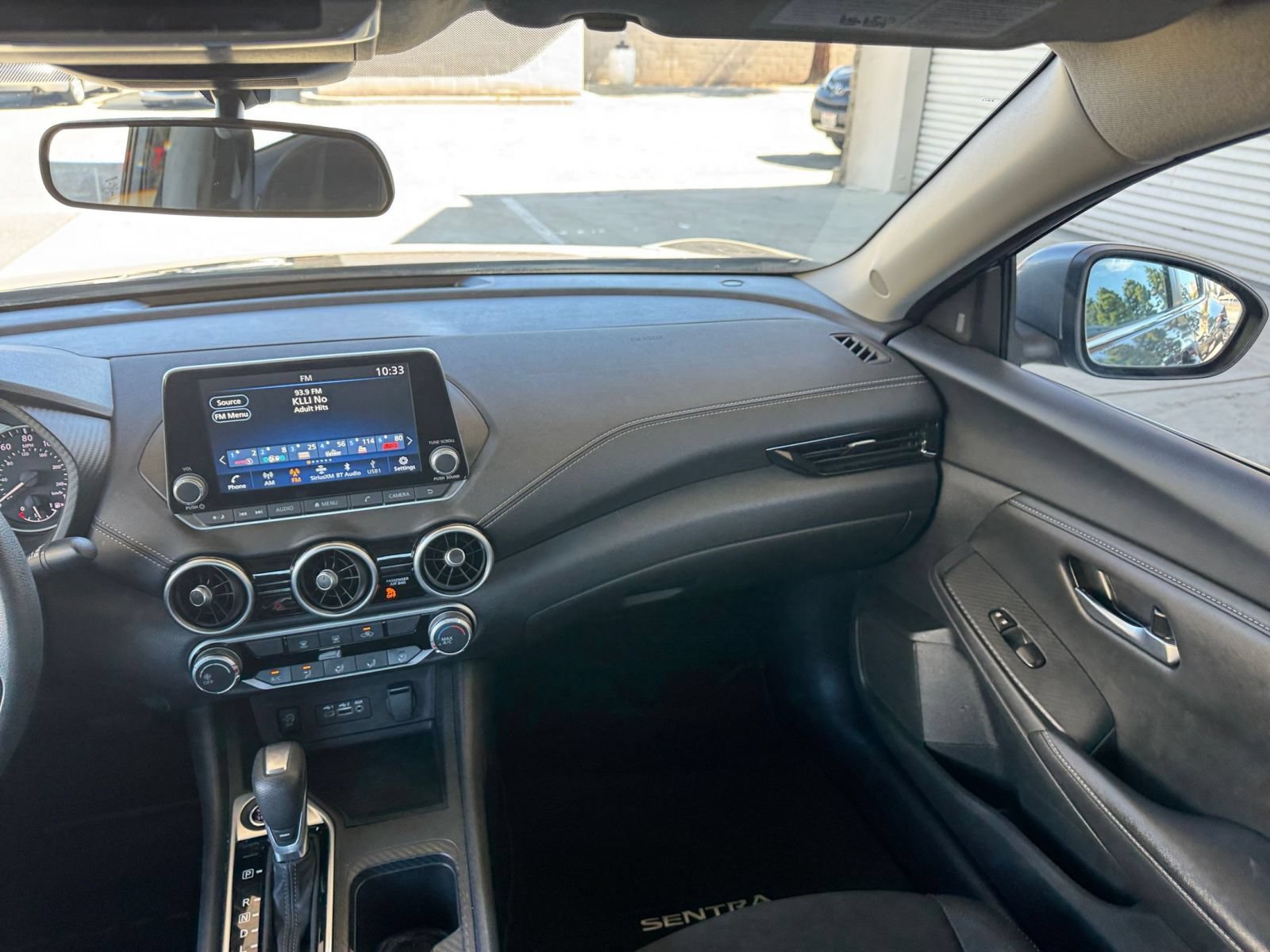 Used 2025 Nissan Sentra SV FWD image 33