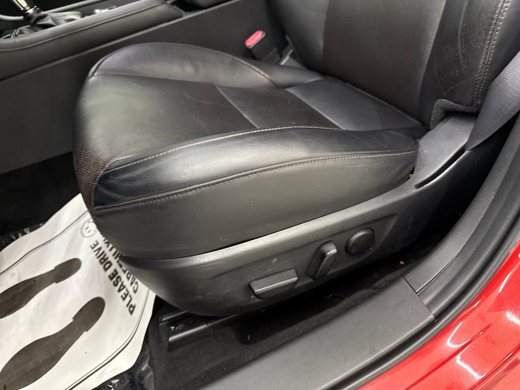 Used 2019 MAZDA MAZDA3 Hatchback w/ Premium Package FWD image 12