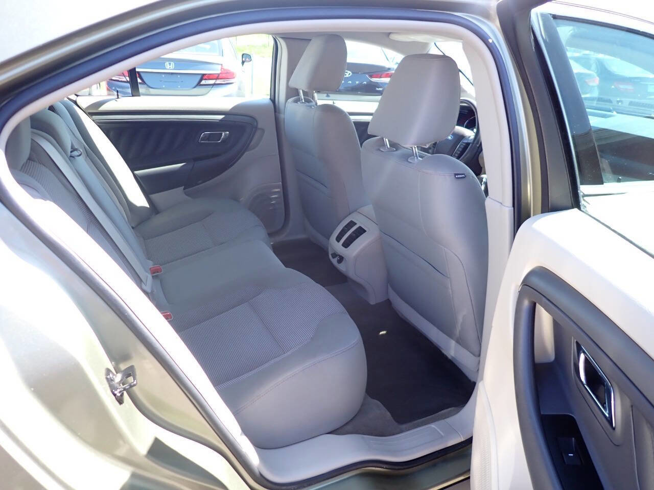 Used 2012 Ford Taurus SEL AWD/4WD image 10