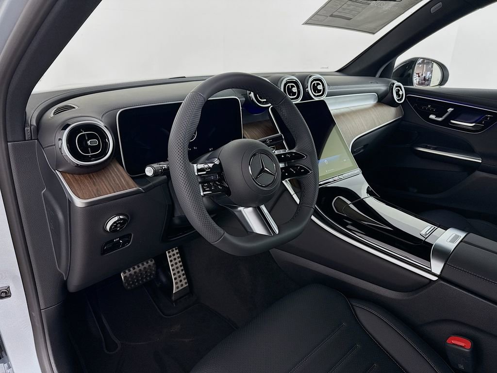 Used 2026 Mercedes-Benz GLC 300 4MATIC image 4