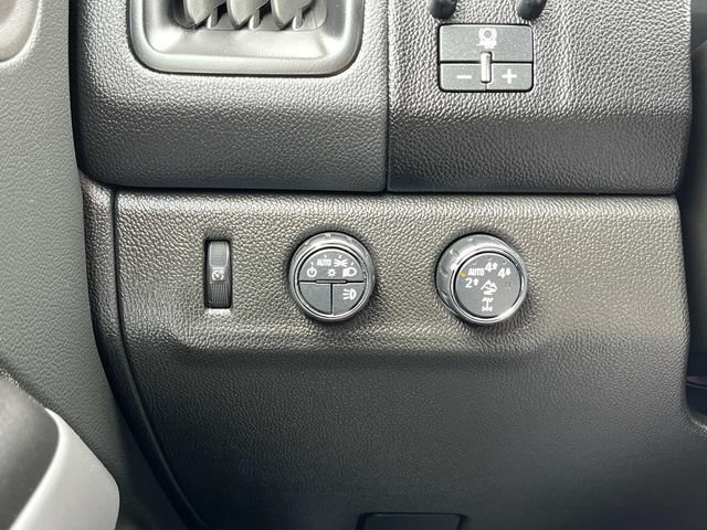 Used 2022 Chevrolet Colorado ZR2 w/ ZR2 Dusk Special Edition AWD/4WD image 36