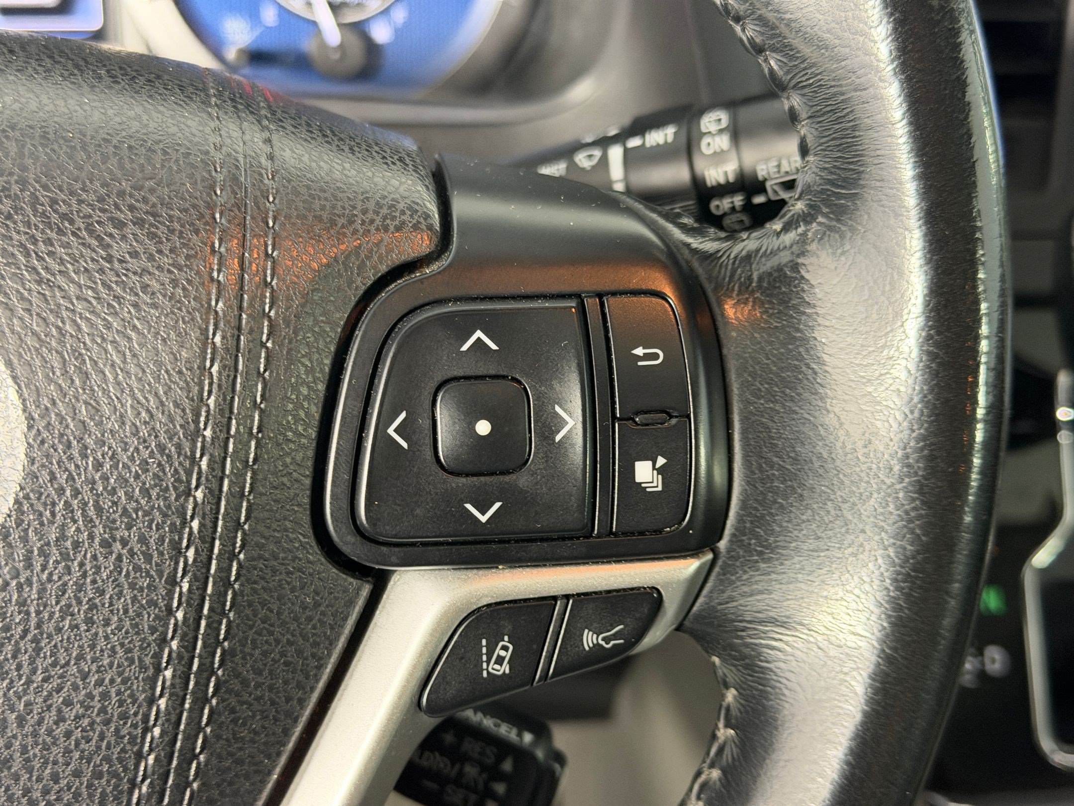Used 2018 Toyota Sienna XLE w/ XLE Navigation Package FWD image 29