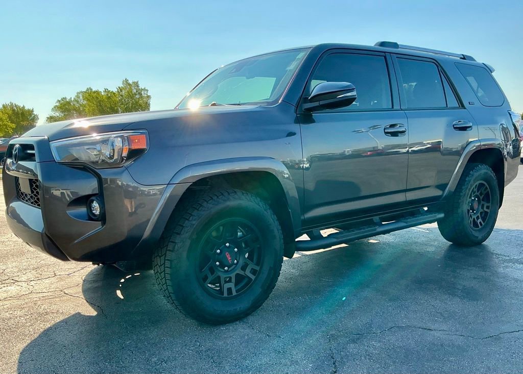 Used 2022 Toyota 4Runner SR5 Premium w/ Moonroof Package image 6