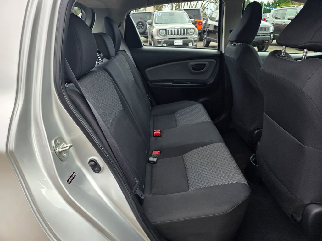 Used 2016 Toyota Yaris L image 16