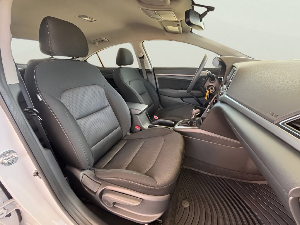 Used 2018 Hyundai Elantra SEL FWD image 4
