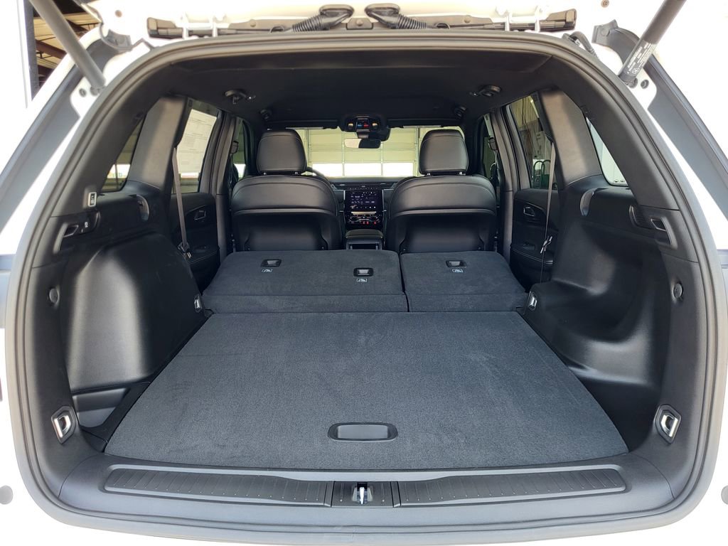 New 2025 Jeep Grand Cherokee Altitude image 28