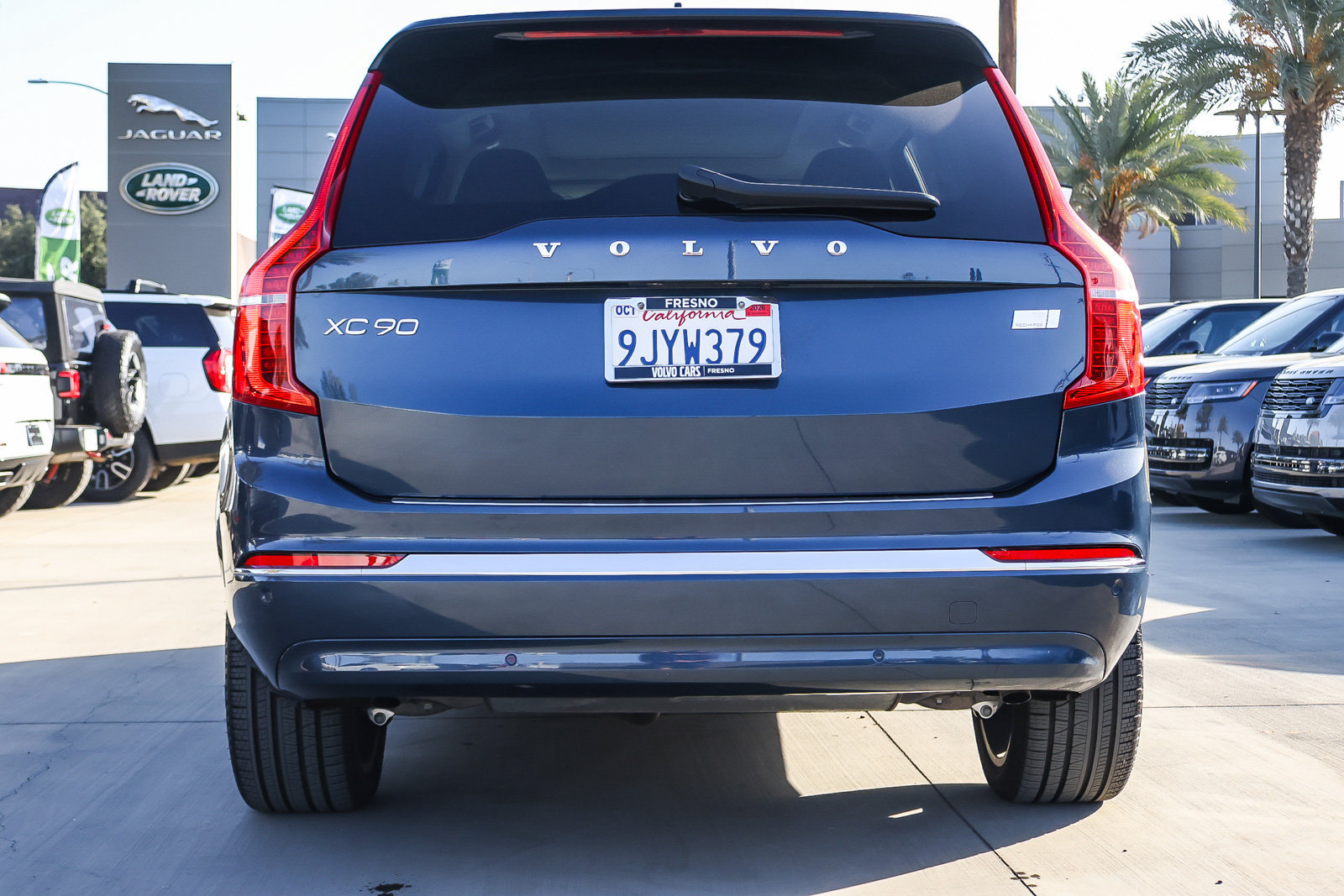 Used 2023 Volvo XC90 T8 Plus w/ Protection Package Premier AWD/4WD image 4