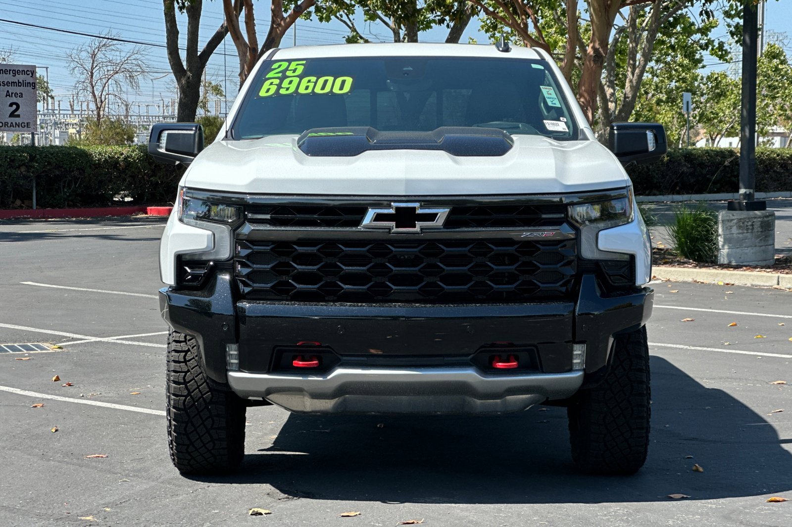 Used 2025 Chevrolet Silverado 1500 ZR2 w/ Technology Package image 9