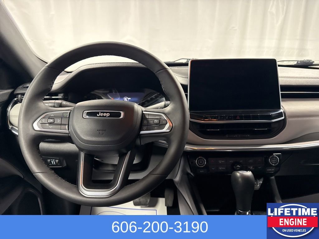 Used 2023 Jeep Compass Limited AWD/4WD image 17