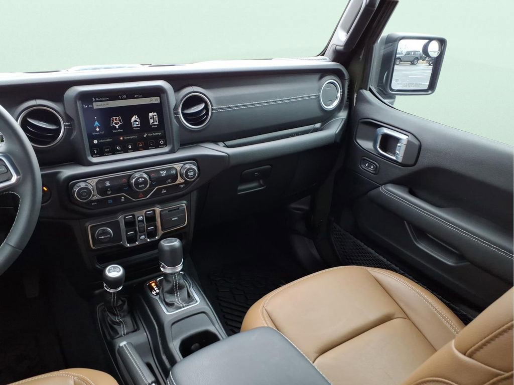 Used 2023 Jeep Wrangler Unlimited Sahara image 16
