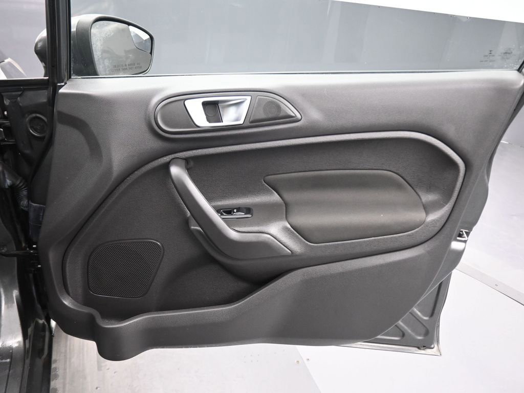 Used 2016 Ford Fiesta SE image 31