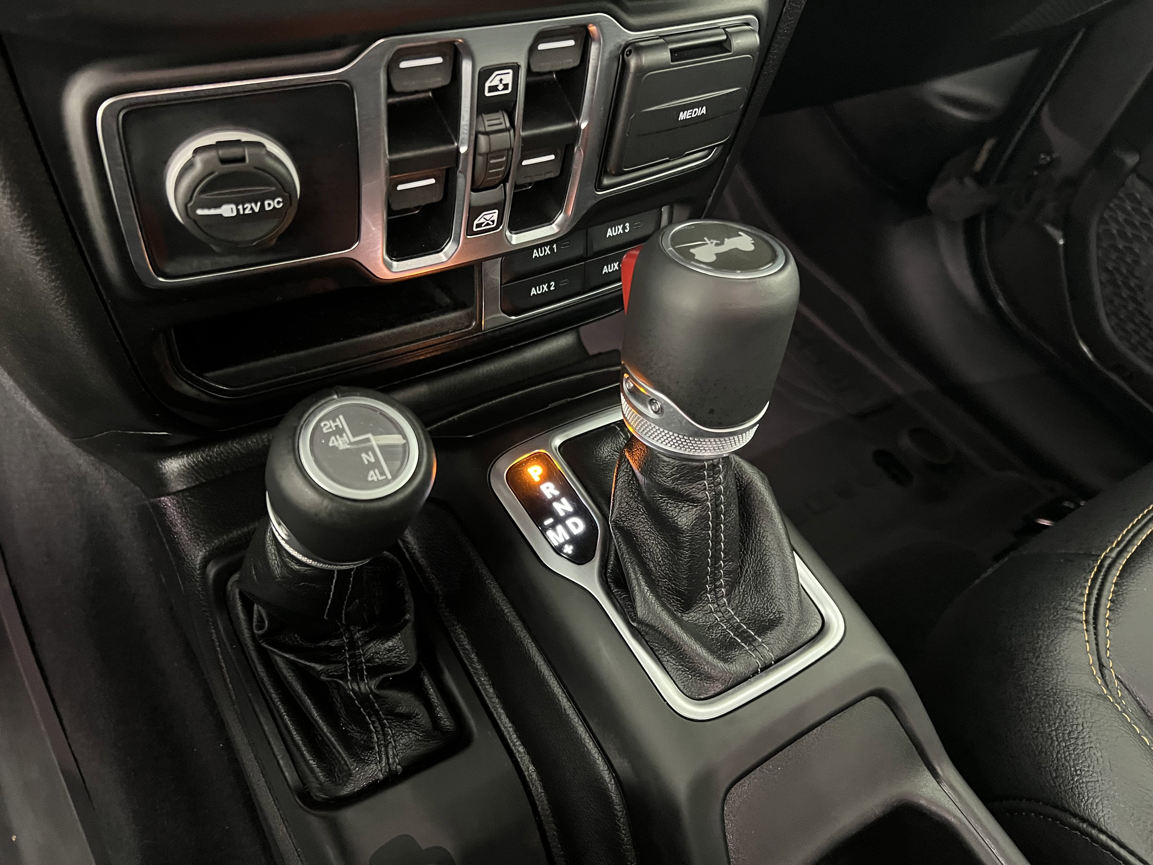 Used 2025 Jeep Wrangler Unlimited Sahara AWD/4WD image 33