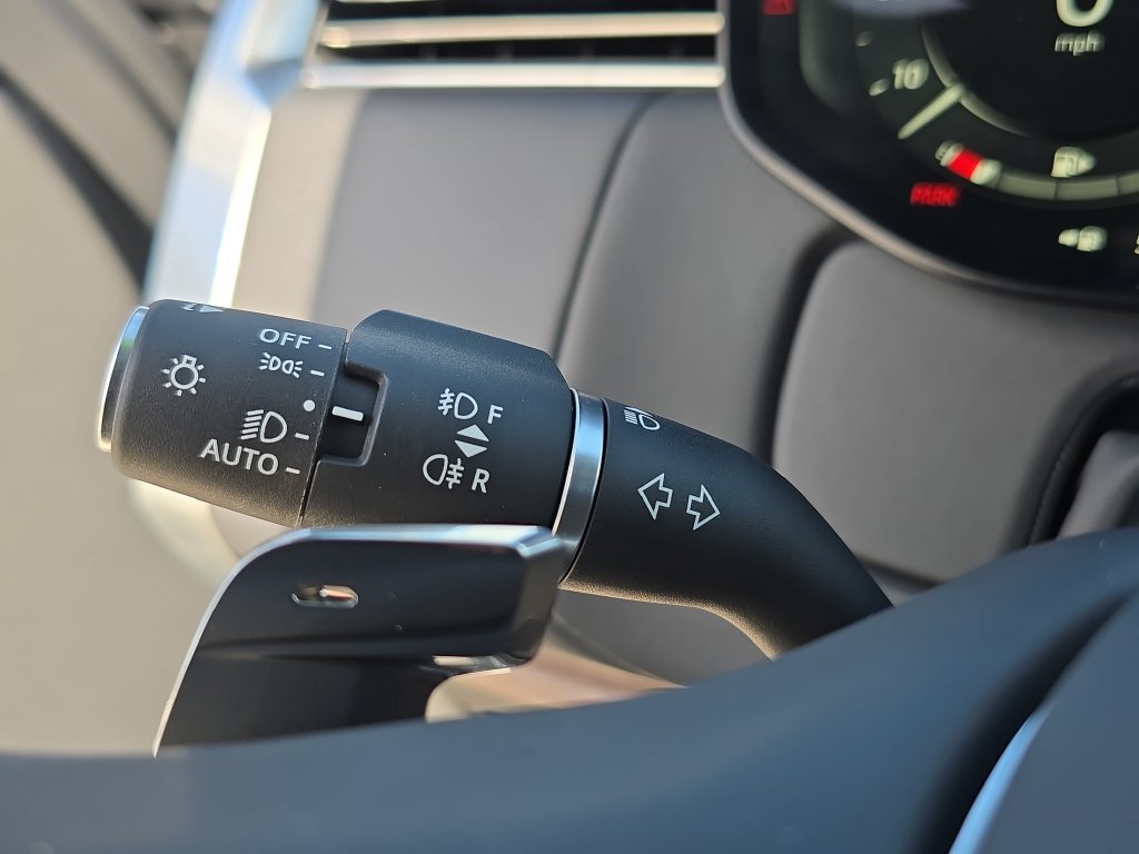 Certified 2025 Land Rover Range Rover SE AWD/4WD image 26